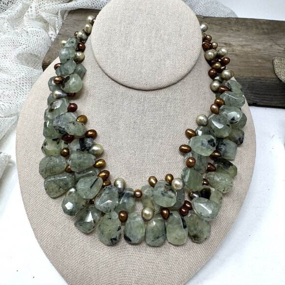 Chunky Prehnite & Pearl Multicolor Statement Necklace Freeform shape - Picture 2 of 11